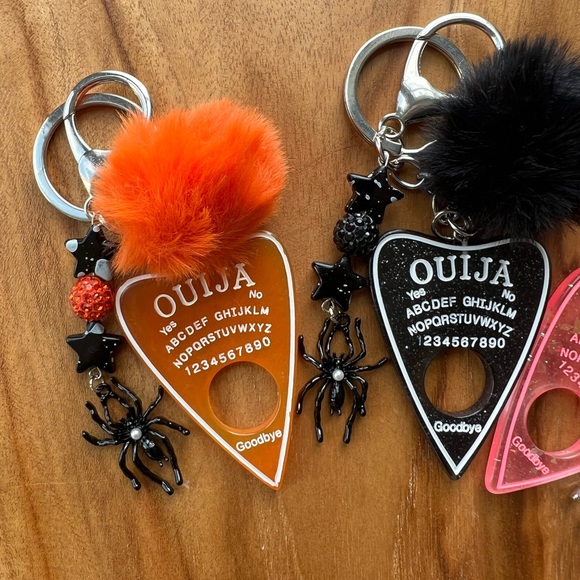 Ouija keychain handmade  planchette with spider charm - Picture 5 of 6